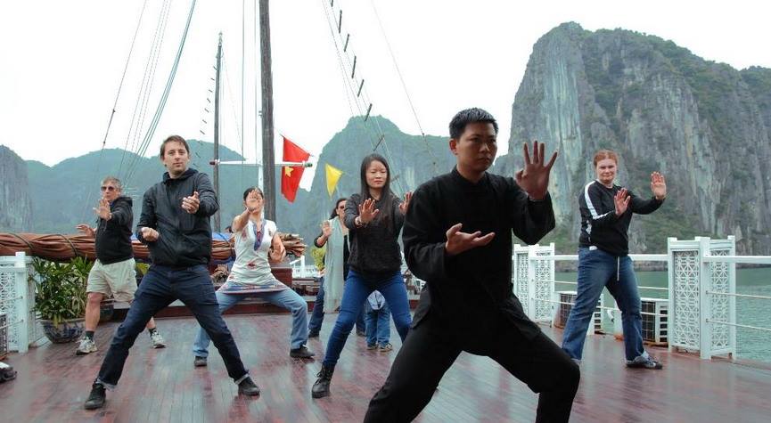 HALONG BAY 2 DAYS 1 NIGHT WITH V’SPIRIT CRUISE