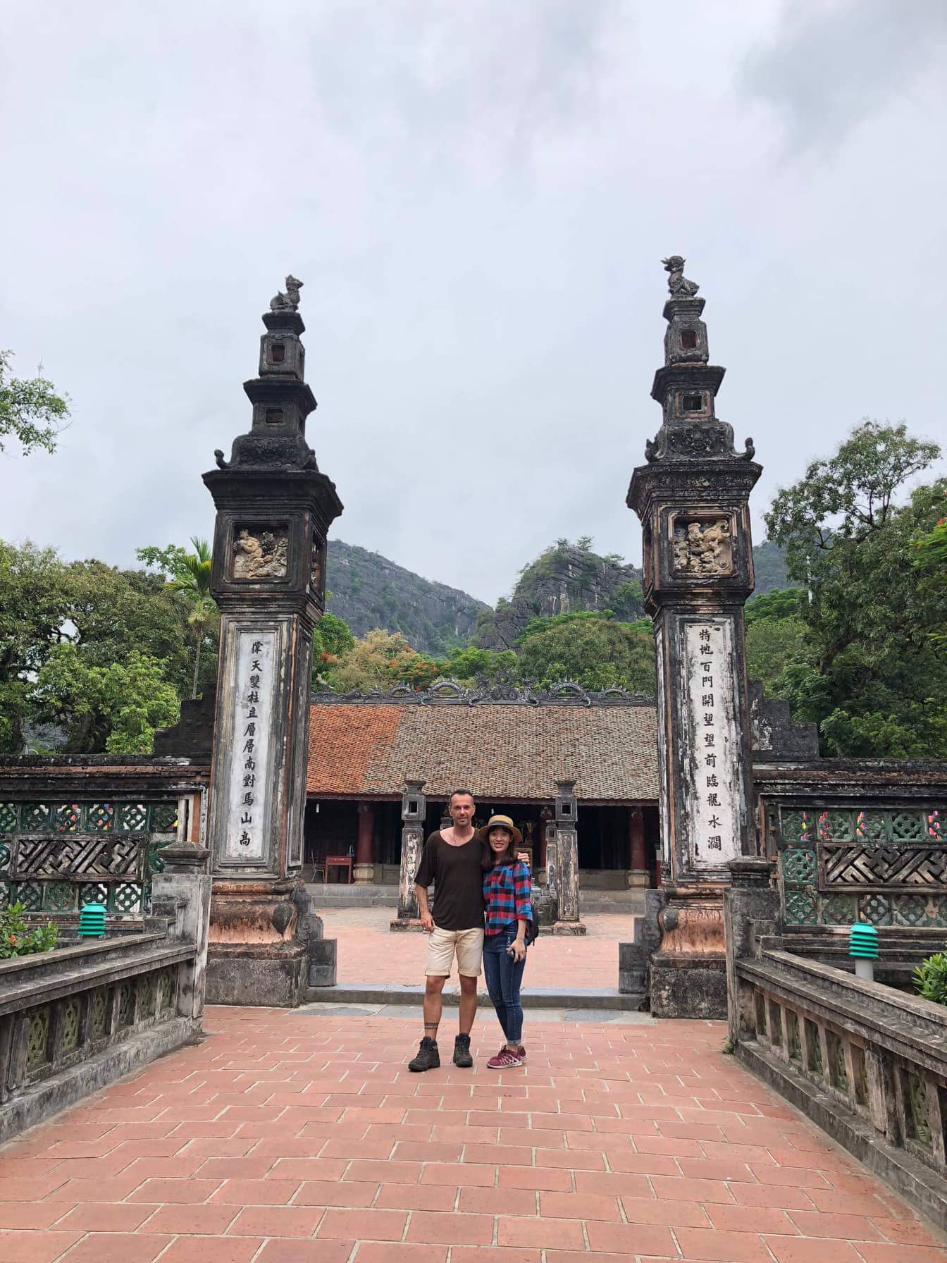 HANOI VOLUNTEER TOUR GUIDES