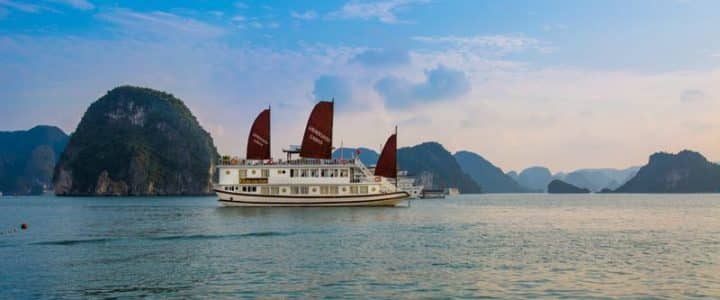 HANOI – HALONG BAY 2 DAYS 1 NIGHT WITH GOLDEN LOTUS PREMIUM